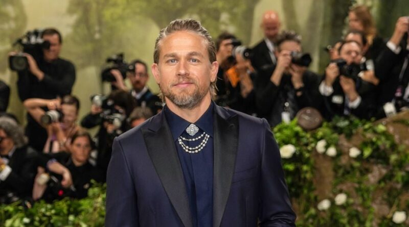 Charlie Hunnam ne lit plus les critiques après une mauvaise expérience cinématographique