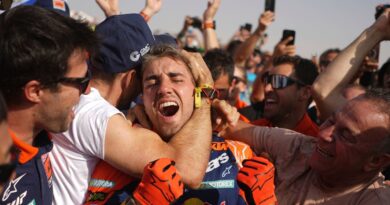 Dakar 2026 : Loeb hors podium à 37 secondes, victoire en moto à deux secondes