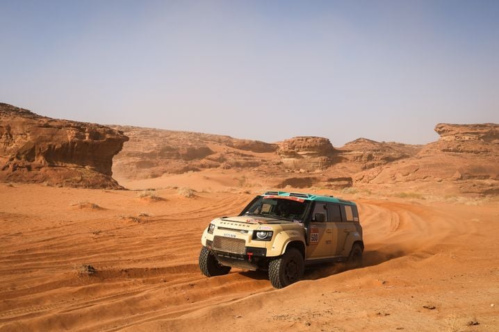 Stéphane Peterhansel et son copilote Michaël Metge en action durant l'étape 4 du Dakar 2026, 7 janvier 2026, entre Al-Ula et le Bivouac Refuge.