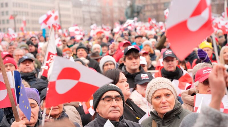 Des milliers de manifestants à Copenhague disent « non » à Trump concernant le Groenland.