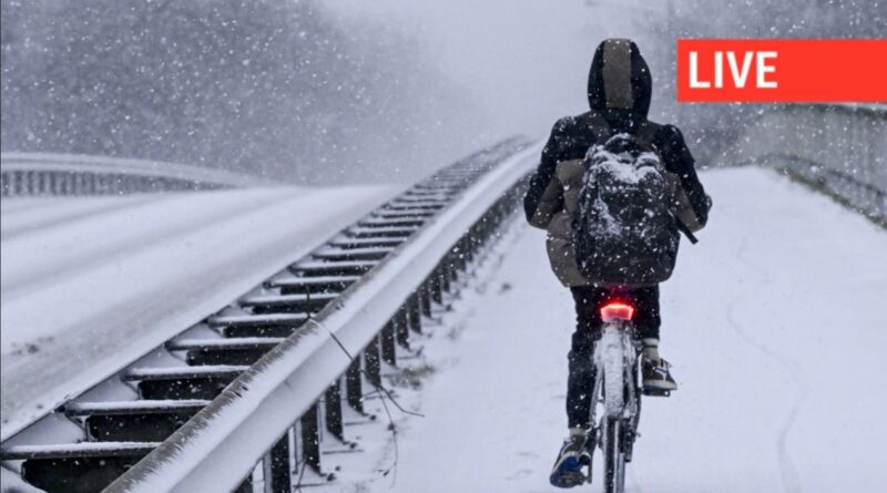 Direct – Neige en Belgique : les chutes de neige ne s'estompent pas, verglas possible.