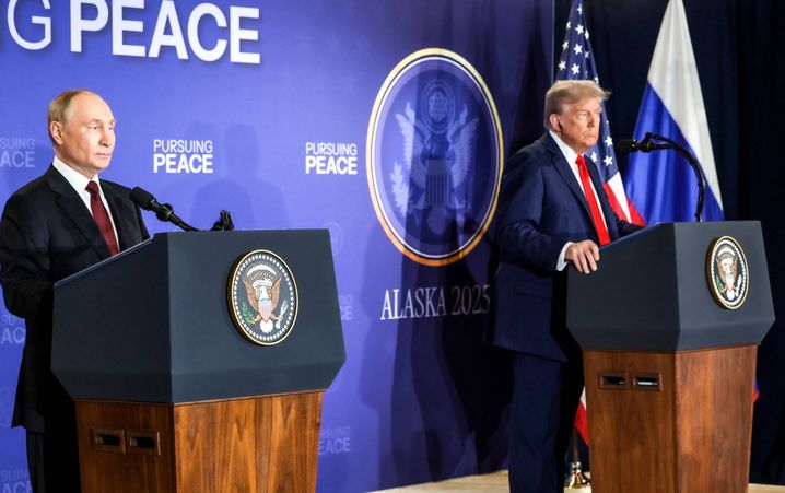 Vladimir Poutine et Donald Trump lors de leur rencontre à la base interarmées Elmendorf-Richardson en Alaska, en août dernier.