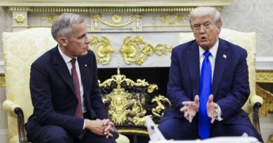 Donald Trump menace le Canada de droits de douane à 100 % si accord avec la Chine.