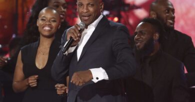 Donnie McClurkin, pasteur du gospel, accusé d'agression sexuelle.