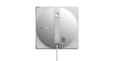 Ecovacs facilite le nettoyage des vitres avec le Winbot W3 Omni.