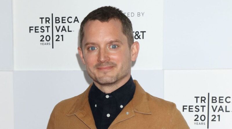 Elijah Wood ne révèle pas son retour en Frodon.