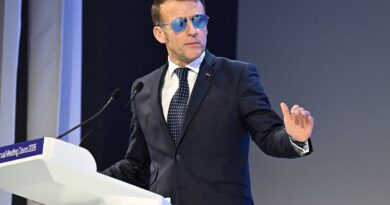 Emmanuel Macron peut-il relancer les lunettes aviateur sans effet Top Gun ?