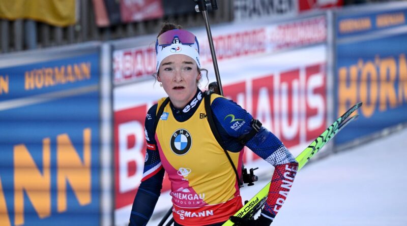 EN DIRECT Biathlon : Jeanmonnot en chasseuse, Braisaz-Bouchet et Bened bien placées.