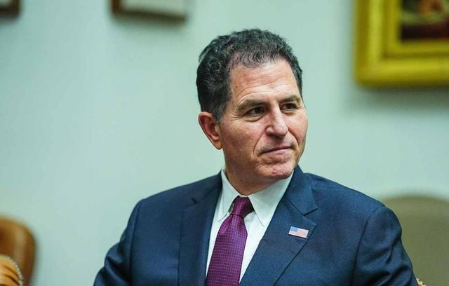 En images : 12 milliardaires détiennent plus de la moitié de l'humanité.