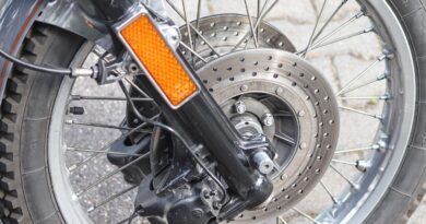 Espagne : Deux fiancés décèdent dans des accidents de moto à quelques heures d'écart.