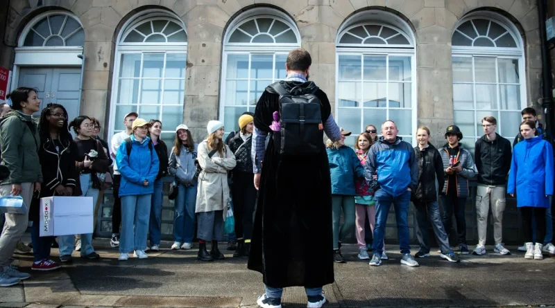 "Grande-Bretagne : l'univers Harry Potter et les positions transphobes de J.K. Rowling"