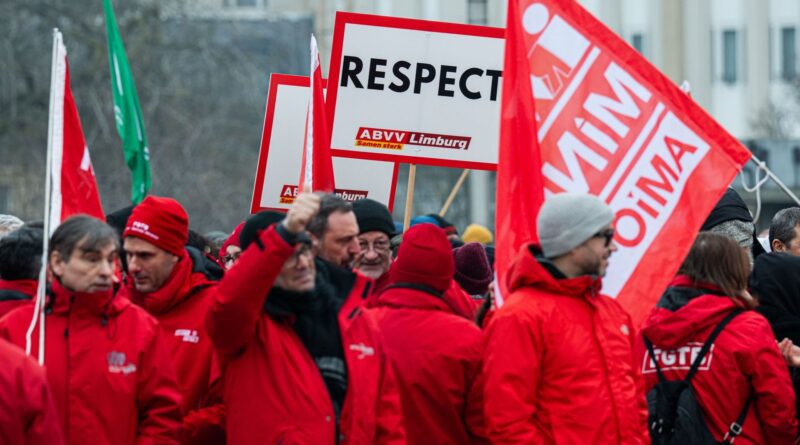 Grève des trains SNCB et des bus TEC : syndicats soutiennent les cheminots à Bruxelles