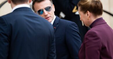 Groenland : Macron appelle à un « réveil stratégique » pour l'Europe après Trump