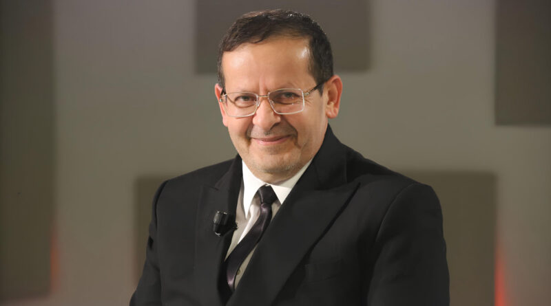 Ikram Azzouz présente au Centre des arts à l'Africa une nouvelle approche.