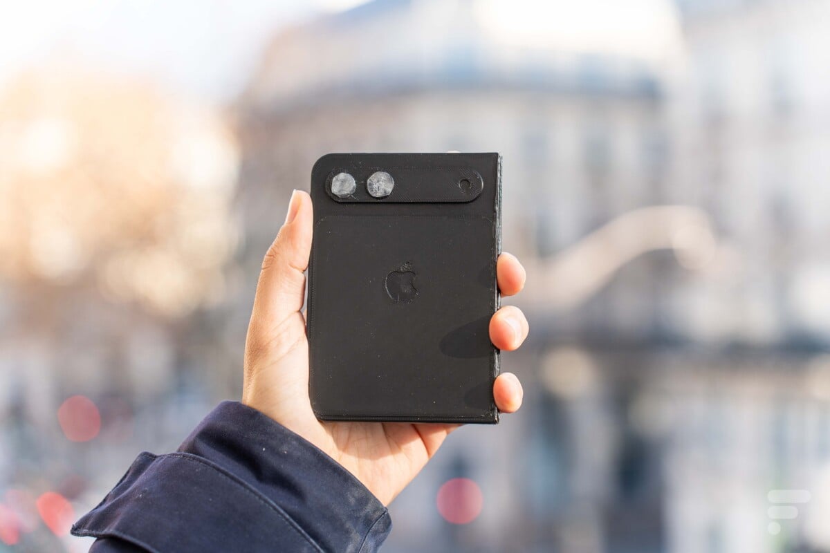 iPhone Fold (maquette imprimée en 3D) // Source : Robin Wycke pour Frandroid