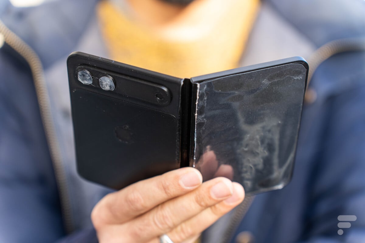 iPhone Fold (maquette imprimée en 3D) // Source : Robin Wycke pour Frandroid