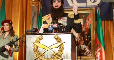 Incendie à Crans-Montana : La patronne du Constellation et Sasha Baron-Cohen photographiés