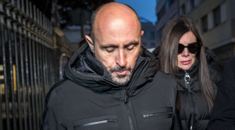 Incendie à Crans-Montana : Le tenancier reconnaît la sortie de secours fermée.