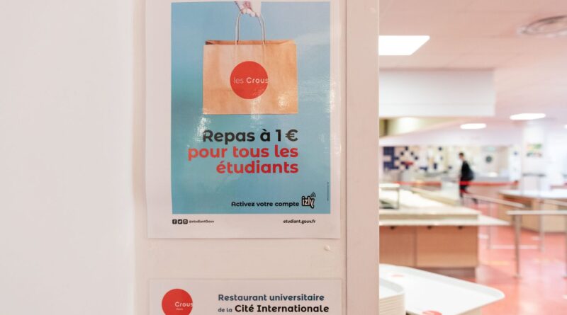 Inquiétude des personnels des restaurants universitaires avant repas à 1 euro