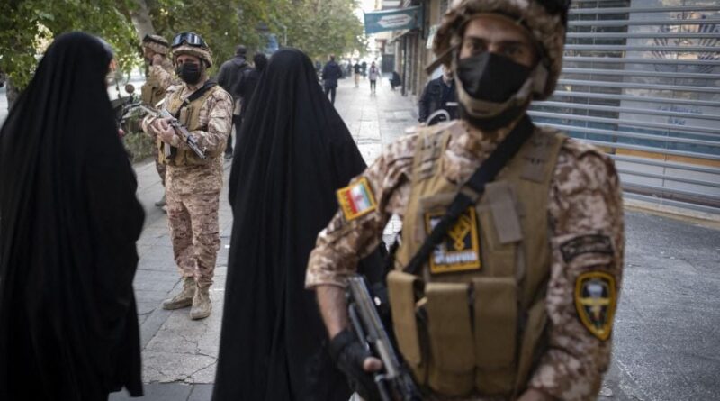 Iran : « Les Gardiens de la révolution ne dominent pas l'économie comme une mafia »