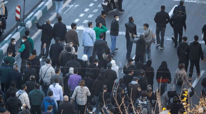 Iran : Un membre des forces de sécurité tué lors des manifestations