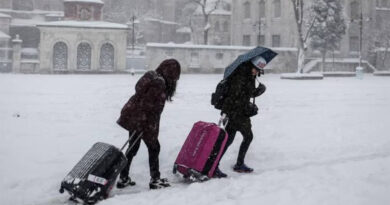 Istanbul : écoles fermées et vols annulés à cause d'une tempête de neige