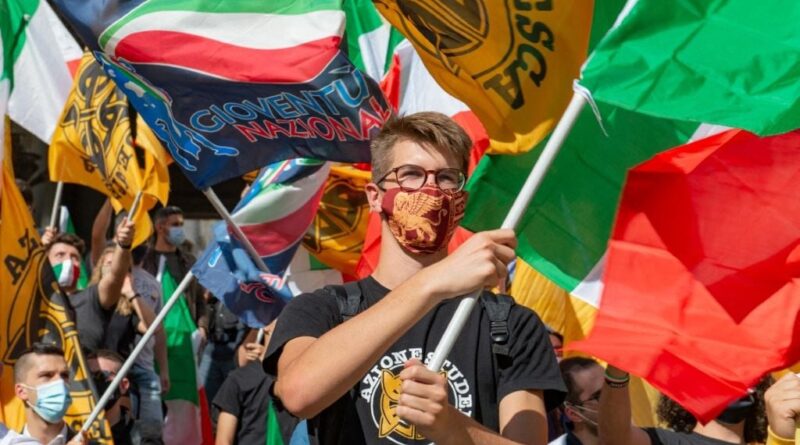 Italie : Extrême droite incite étudiants à dénoncer profs de gauche
