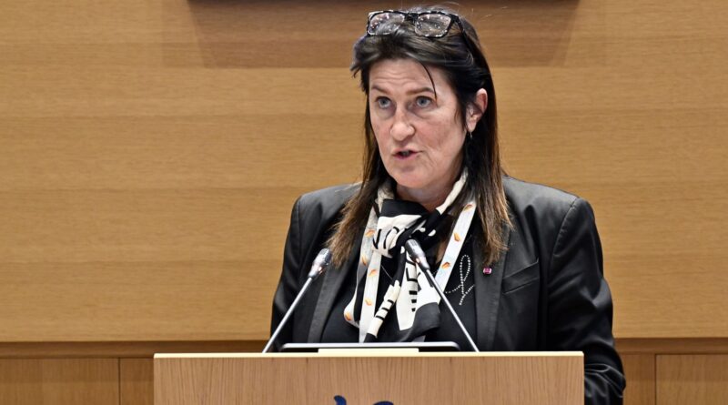 Jacqueline Galant qualifie la RTBF de "disgracieux et insultants", Ecolo et PS réagissent