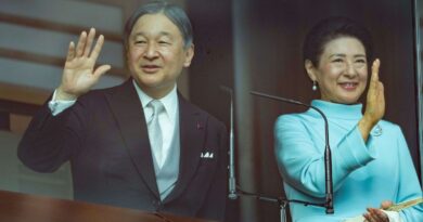 Japon : Un jeune homme nu devant l’empereur pour les vœux annuels