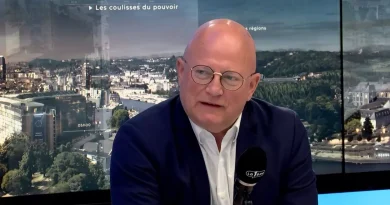 Jean-Luc Crucke affirme que les Engagés ne sont pas scotchés au MR.