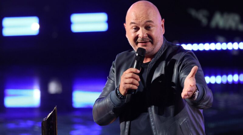 "Jessica M. condamnée pour avoir fait chanter Cauet, elle ne s’en sort pas."