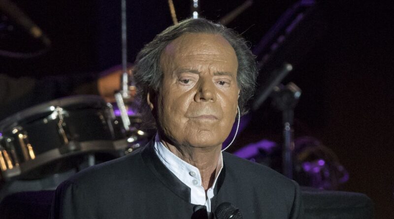 Julio Iglesias : Demande de classement de la plainte pour délits sexuels.