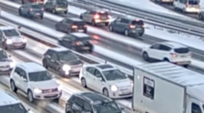 La France affronte un hiver inédit : six morts et chaos routier