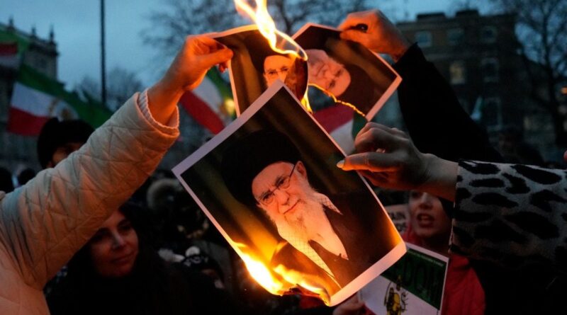 La révolte en Iran : énième tentative ou chute du régime ?