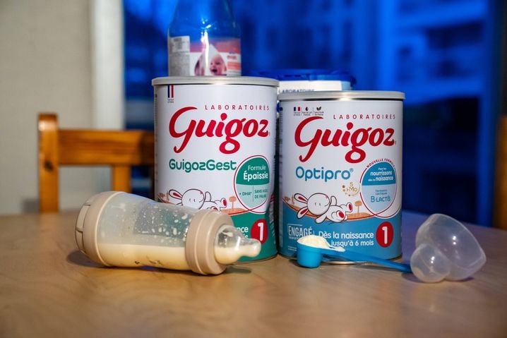 Nestlé a procédé à un important rappel de laits infantiles susceptibles d'avoir été contaminés. Des enquêtes ont été ouvertes après le décès de deux nourrissons.