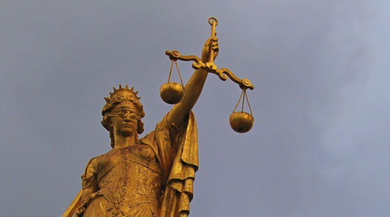 L'ancien procureur de Bruges et son épouse révoqués pour fraude d'examen.