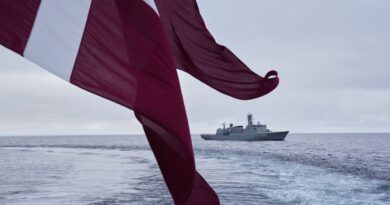 Le Danemark recadre la femme d’un conseiller de Trump après tweet sur le Groenland.