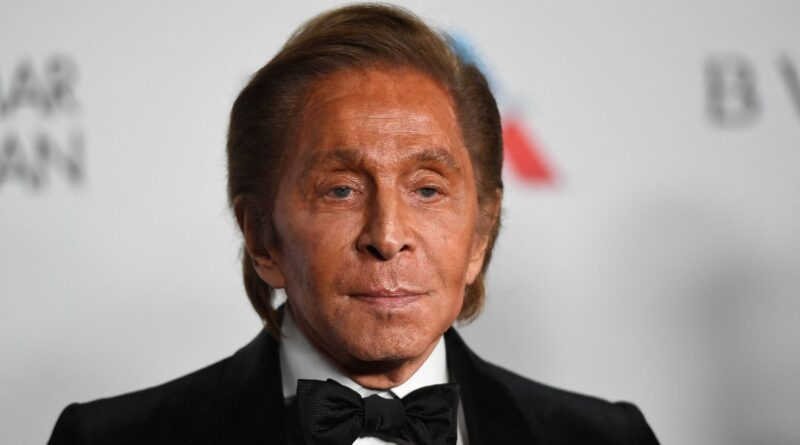 Le grand couturier italien Valentino Garavani est décédé à 93 ans.