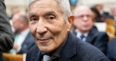 Légion d’honneur : Boualem Sansal, David Hockney et Nolwenn Leroy récompensés
