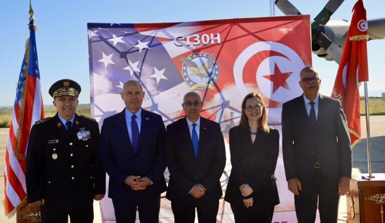 Les États-Unis transfèrent un avion C-130H Hercules à l'Armée de l'air tunisienne.