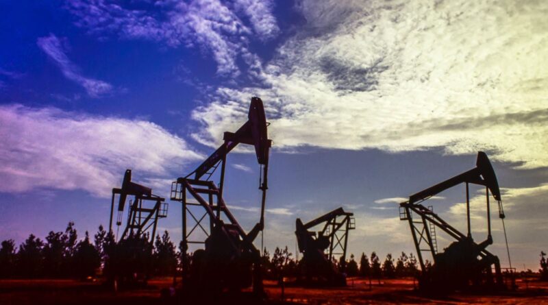 Les marchés financiers préfèrent les valeurs pétrolières américaines malgré la chute de Maduro.