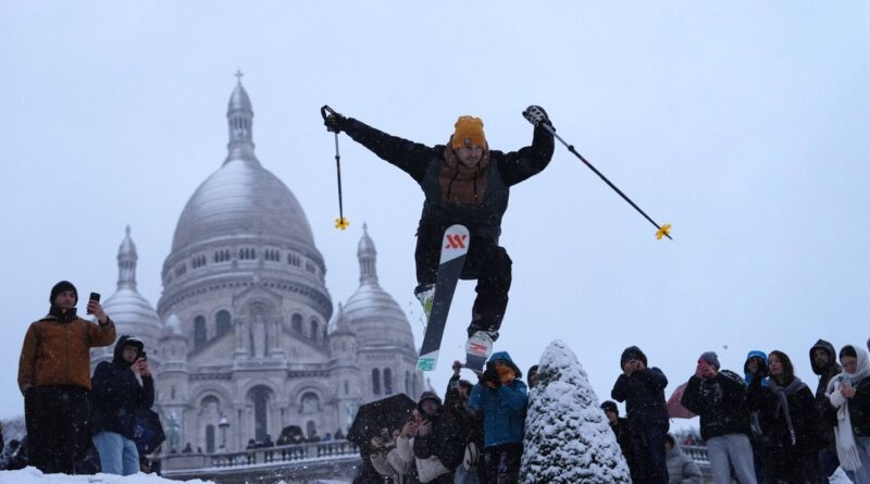 Les plus belles images enneigées de Paris et de la France