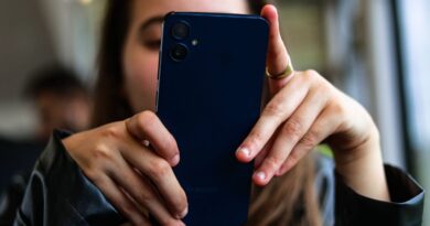 Les réseaux sociaux ne sont pas sans danger pour la santé mentale des jeunes.