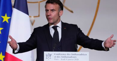 Macron dénonce la tentation de partager le monde entre puissances.