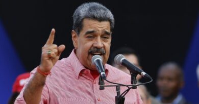 Maduro ne confirme pas l'attaque américaine, se dit "prêt" à négocier