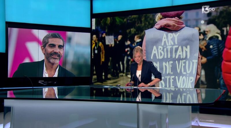 Manifestation contre Ary Abittan : 'Abittan violeur, Cirque royal complice'