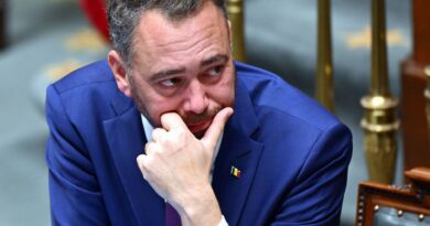 Menace de nouveaux droits de douane : Maxime Prévot plaide pour le dialogue au Groenland.