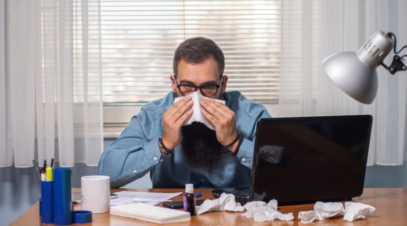 « Mets un masque ou rentre chez toi » : les employés malades contaminent les autres