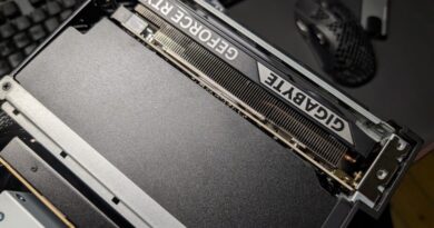 Minisforum MS-02 Ultra : le PC le plus compact avec GeForce RTX 5060.