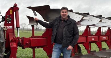 Mobilisation du public autour d’Aurélien : déversement de pommes de terre à Bruxelles touche le monde agricole.